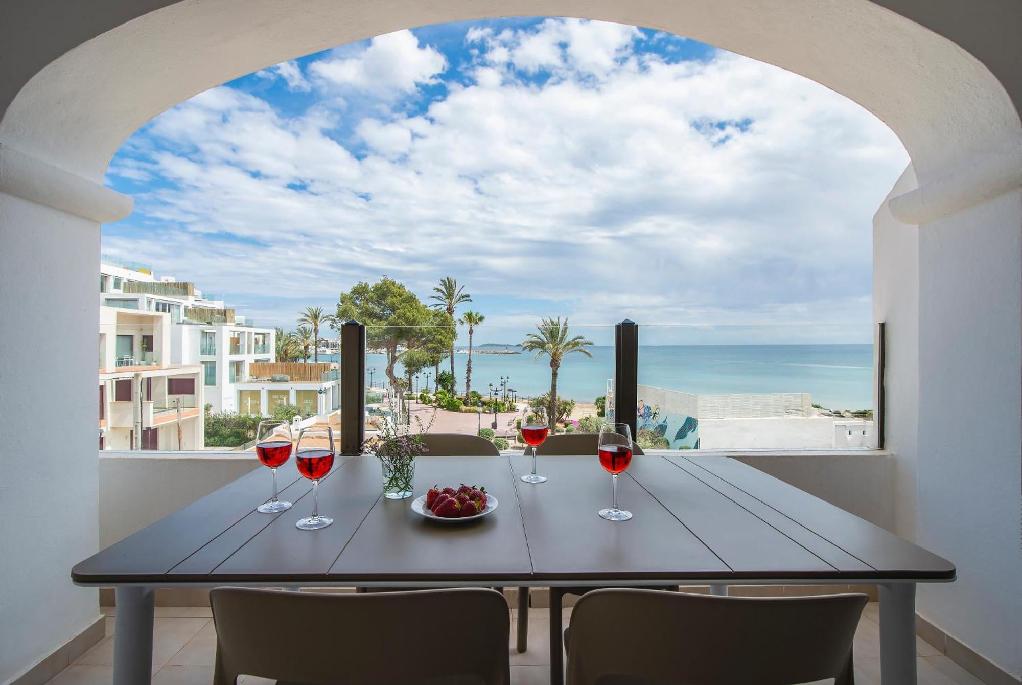 Pierre & Vacances Ros Ibiza Santa Eularia des Riu Esterno foto